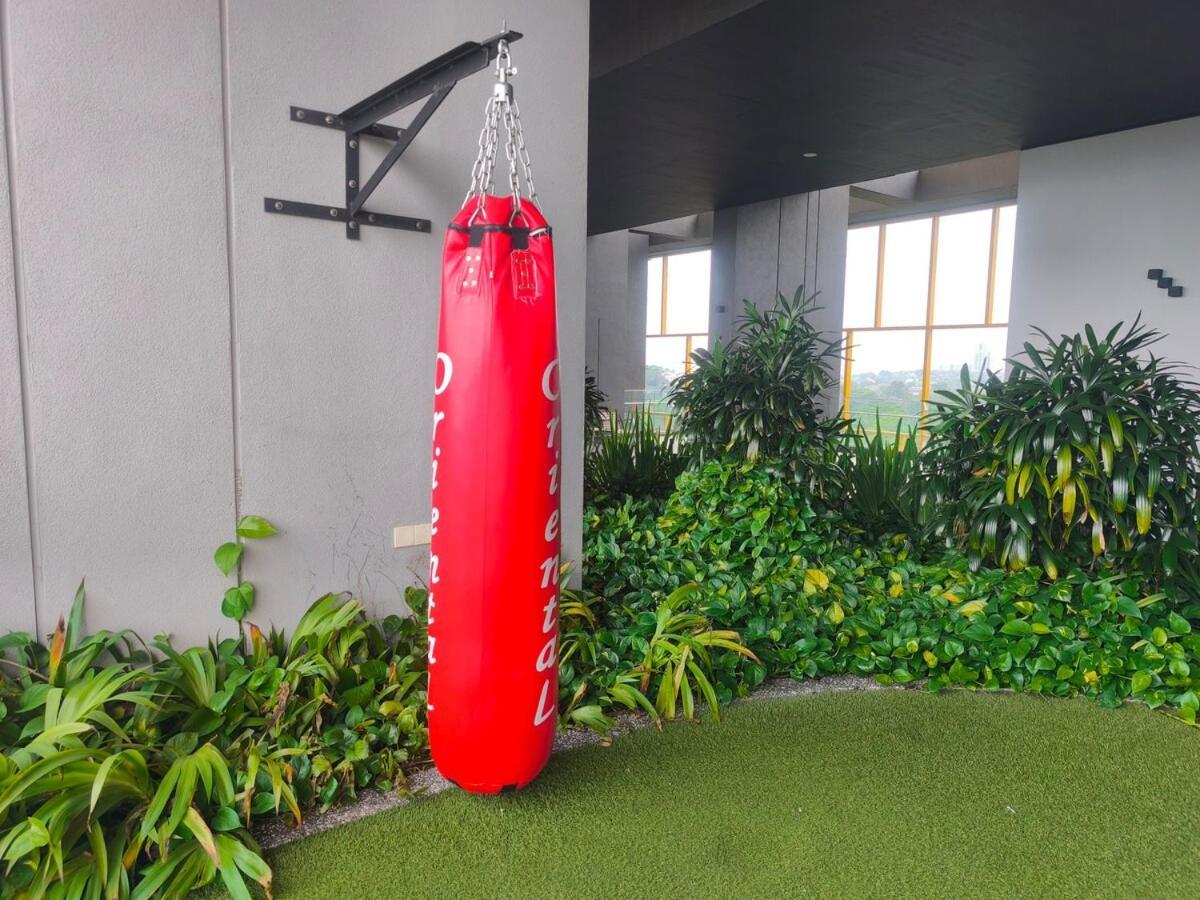 8pax View Next To Kl118 Chinatown N Train Station Pangsapuri Kuala Lumpur